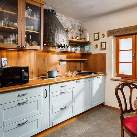 Krasna Hiska - Authentic Heritage Villa *