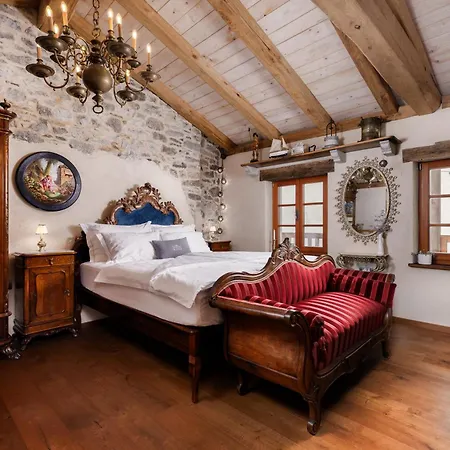 Krasna Hiska - Authentic Heritage