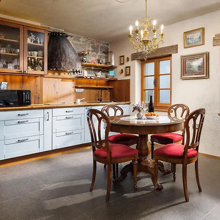 Krasna Hiska - Authentic Heritage Sezana
