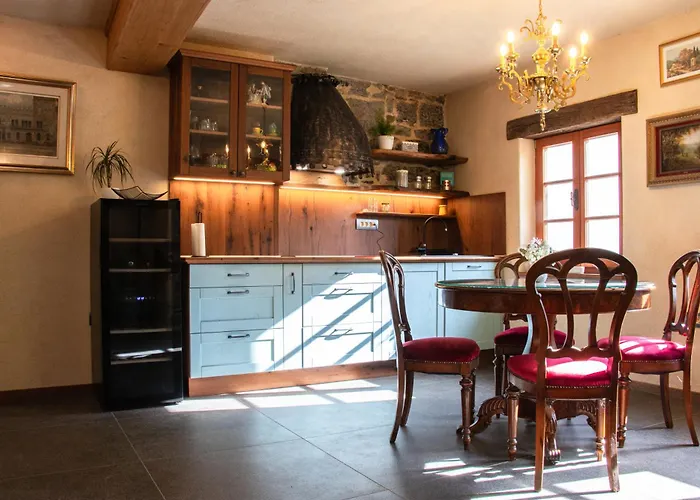 Krasna Hiska - Authentic Heritage Villa Sežana