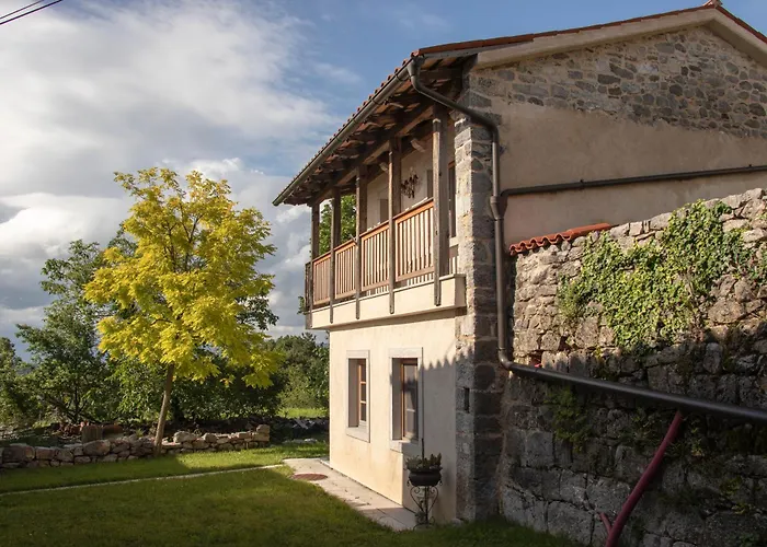 Krasna Hiska - Authentic Heritage