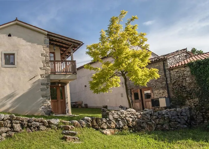 Krasna Hiska - Authentic Heritage Villa