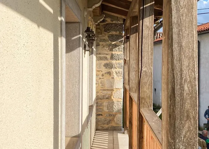 Villa Krasna Hiska - Authentic Heritage Sežana